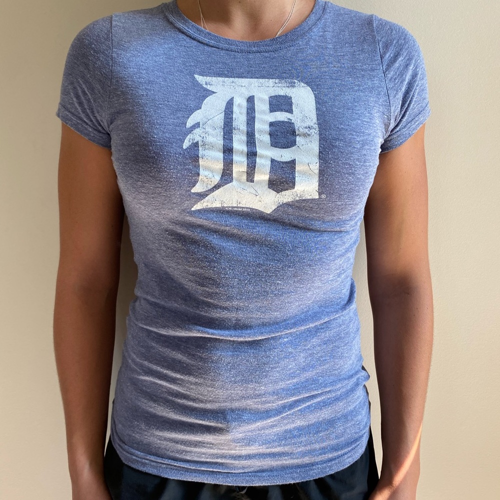 Detroit tigers fitted t-shirt